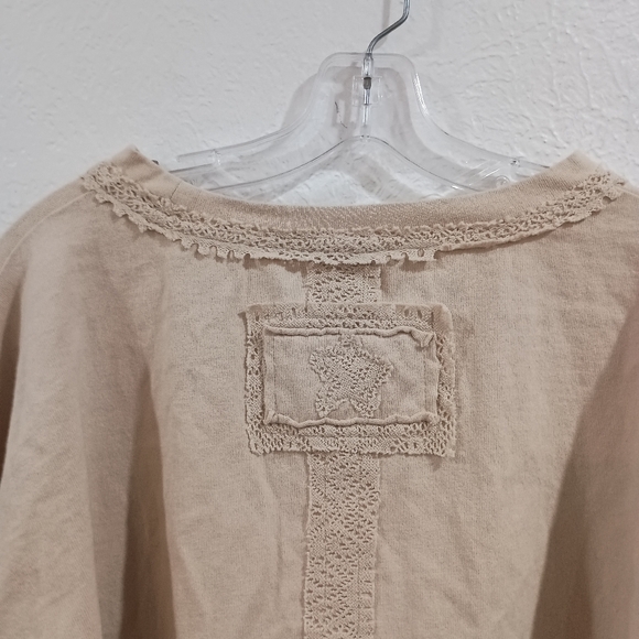 Oli & Hali Lace Detail Pullover Crop Top - Picture 5 of 10